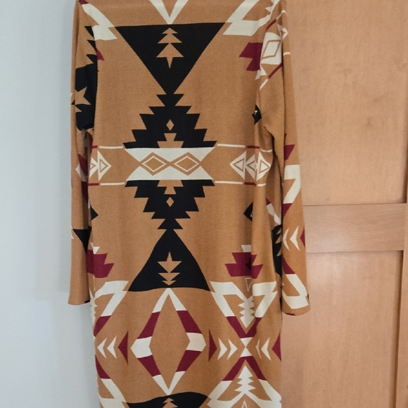 Geometric Aztec Patterned Tan Duster CardiganSweater - Picture 4 of 4